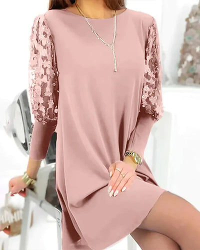 Elegantes Abendkleid für Damen mit V-Ausschnitt und Spitzendetails