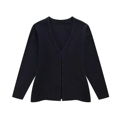 Strickjacke mit V-Ausschnitt | Schlichtes Design | Elegante Silhouette