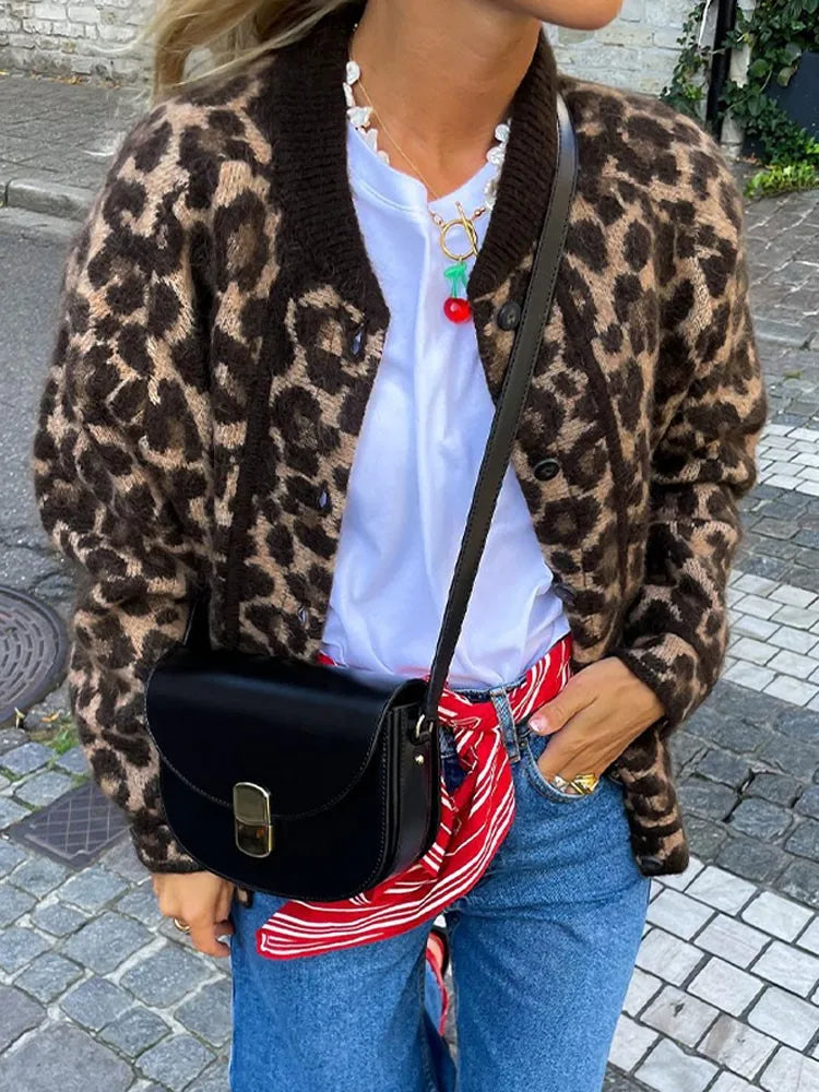 Amélie - Trendy Leopardenmuster Jacke für Damen | Auffällige und stylische Oberbekleidung mit Leopardenmuster
