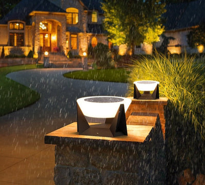 Solarbetriebene LED-Außenlampe mit geometrischem Design