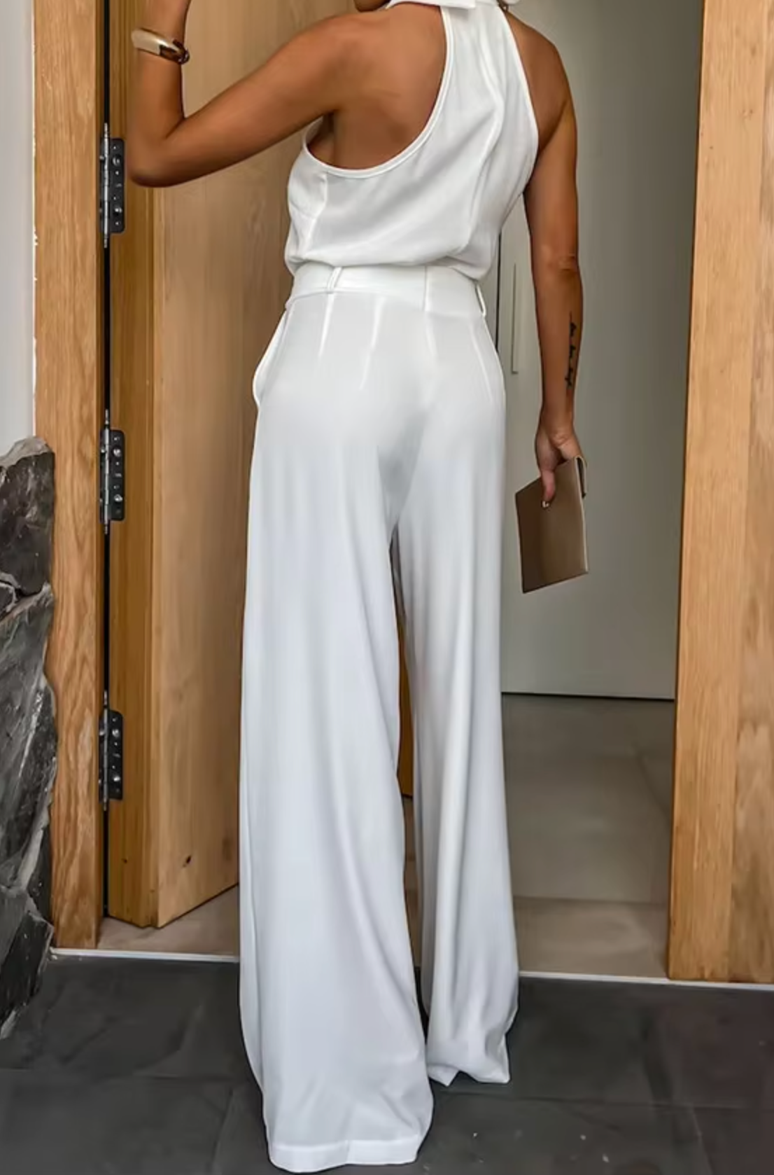 Jumpsuit mit Neckholder | Weite Hose | Elegant & Modern