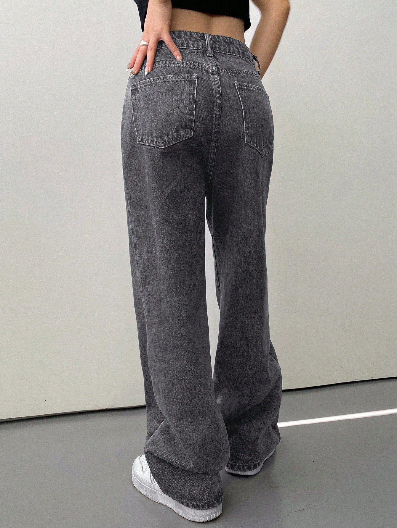 Lyros - Baggy Cool in Hellgrau – Deine Everyday-Denim mit Statement