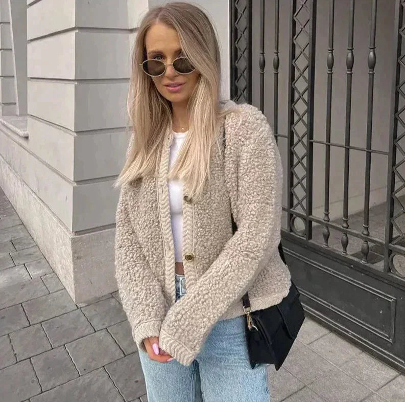 Kuschelige Damen Teddy Strickjacke für den Winter