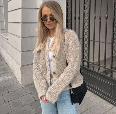 Kuschelige Damen Teddy Strickjacke für den Winter