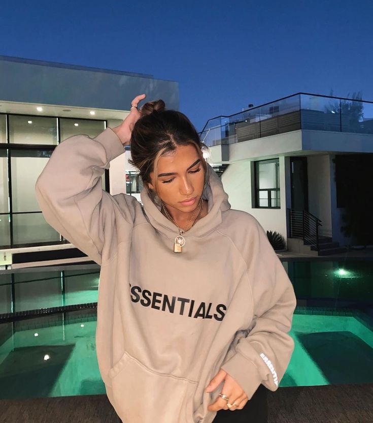 UrbanComfort™ – Essentials Oversize Hoodie