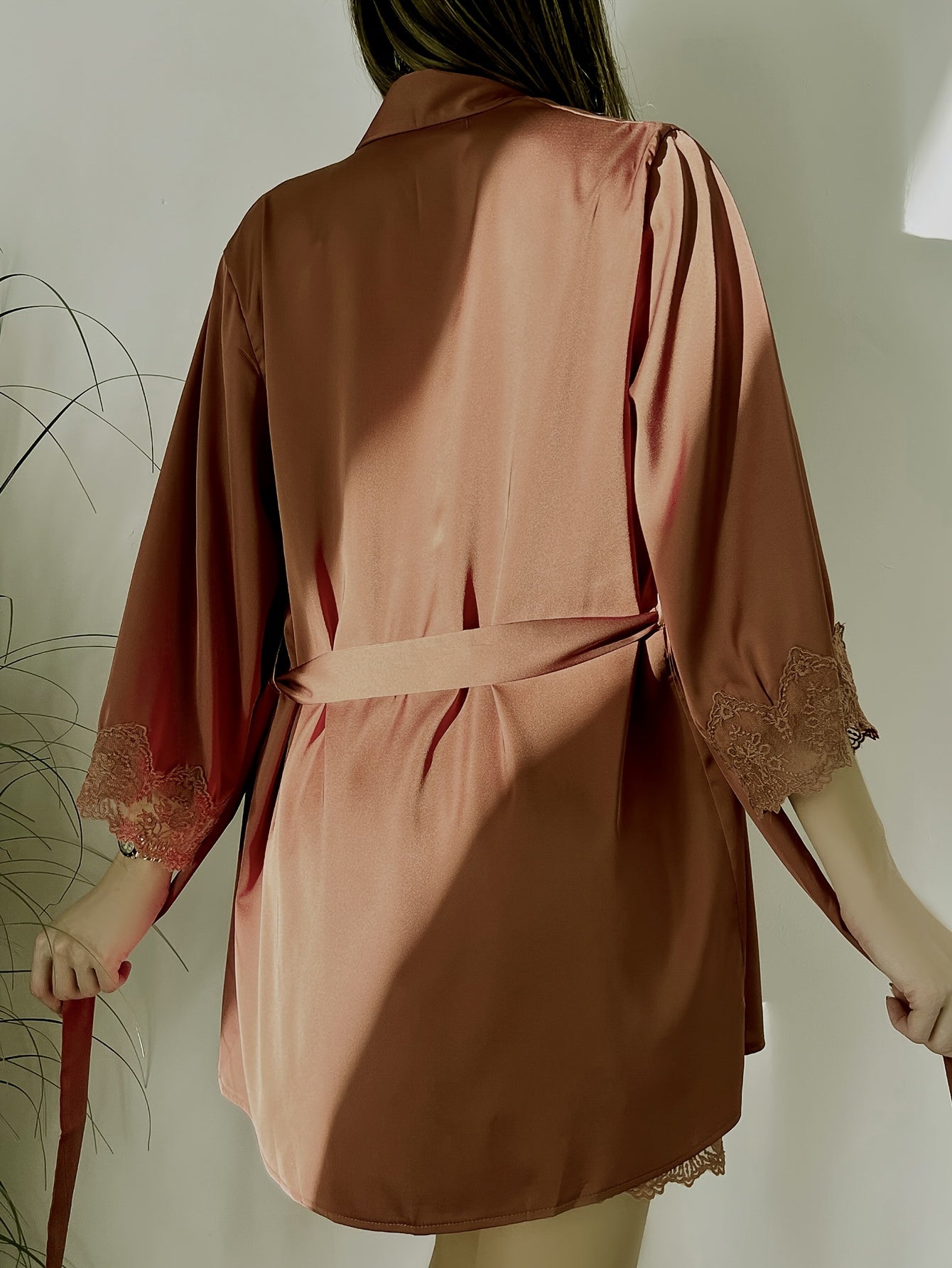 Bequemes Satin Spitzenbesatz Robe Mit Gürtel Und Dehnbarer Taillenbund Kleid Pyjama Set Für Damen | Ideal für jede Jahreszeit