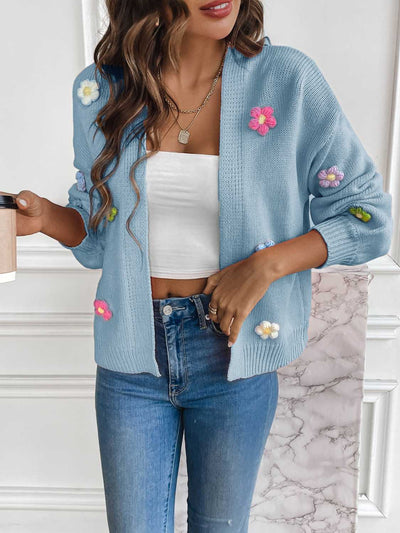Strickjacke mit Blumen | Femininer Touch | Lässiger Chic