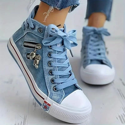 Stylische Herbst-Sneaker für Anna mit Totenkopf-Details und ultimativen Komfort