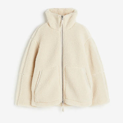 Stylische und kuschelige Sherpa Jacke für kalte Tage