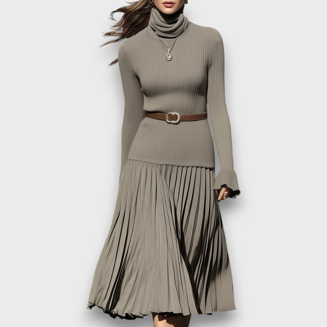 Sorelia – Plissiertes Midikleid mit Rollkragen