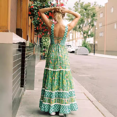 Klyne Kleid – Frei. Feminin. Faszinierend.