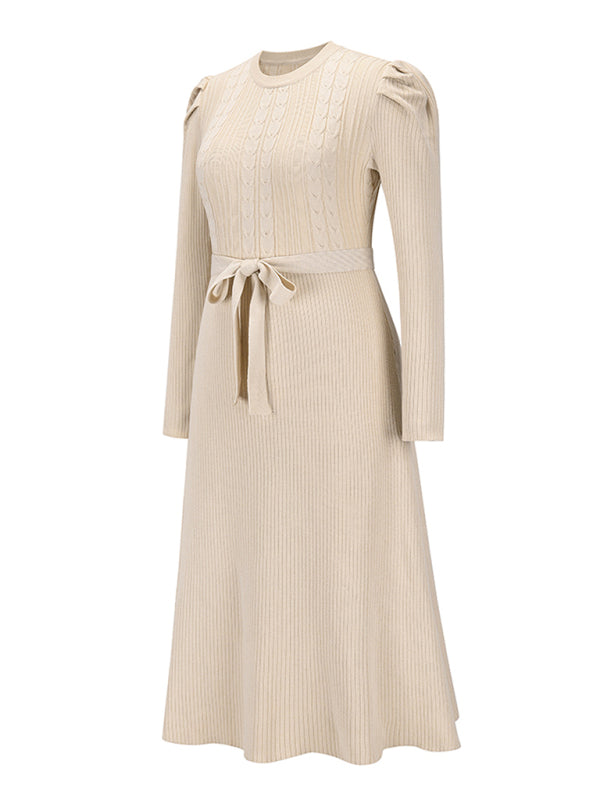 Strickkleid mit Taillengürtel | Strukturmuster | Midilänge