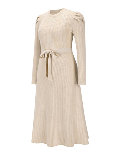 Strickkleid mit Taillengürtel | Strukturmuster | Midilänge