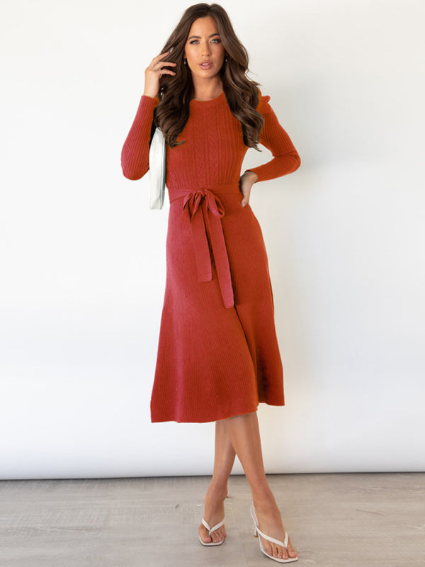 Strickkleid mit Taillengürtel | Strukturmuster | Midilänge