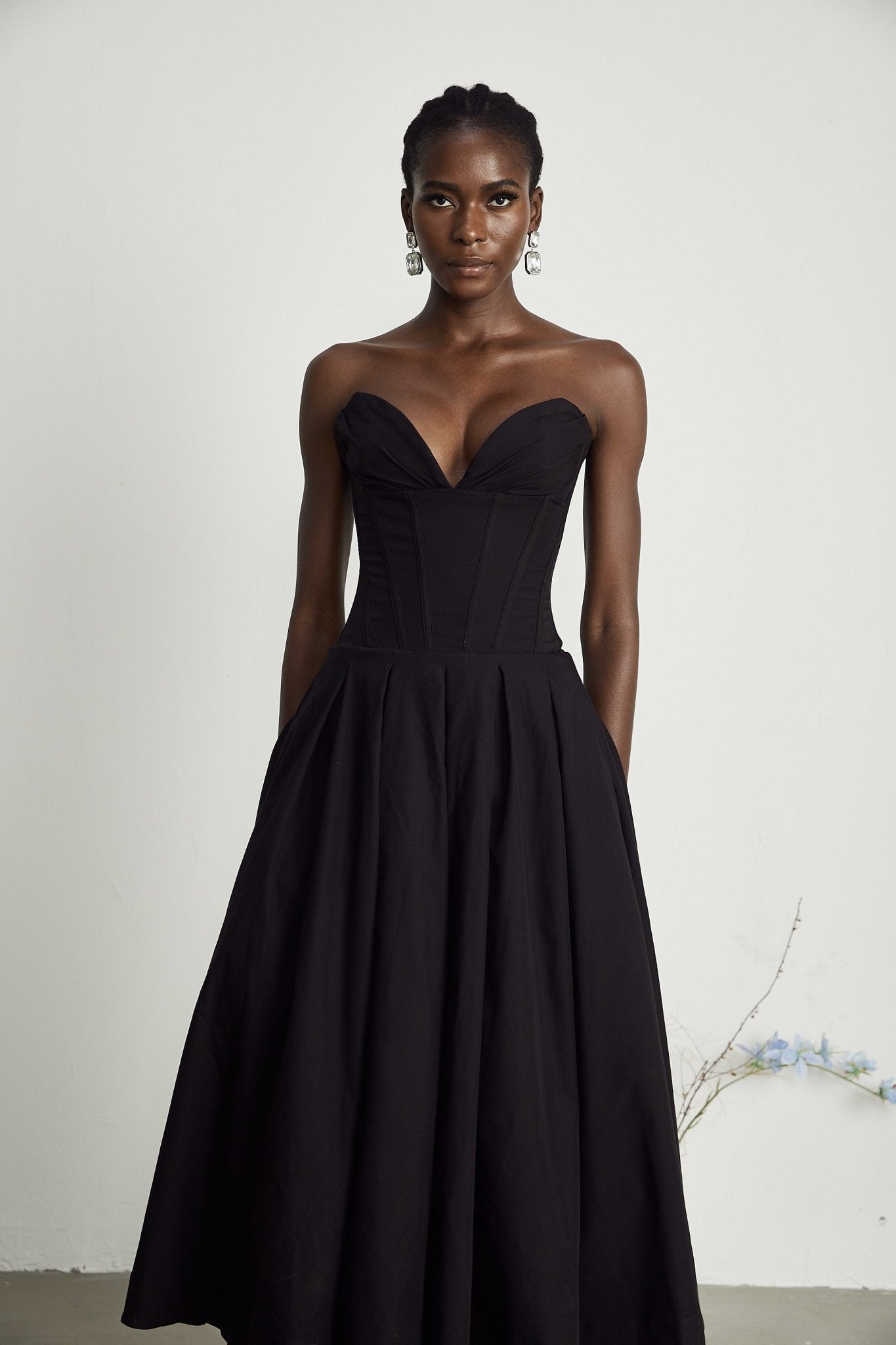 Vanessa - Elegantes schulterfreies Korsett-Midikleid