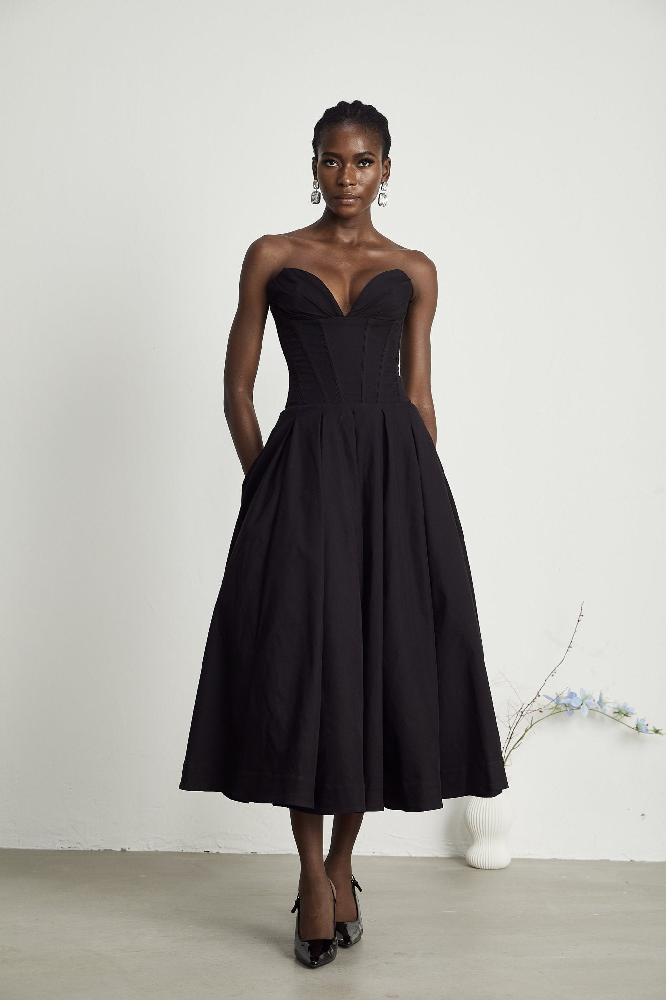 Vanessa - Elegantes schulterfreies Korsett-Midikleid