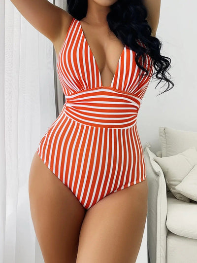StripeCharm™ – Eleganter gestreifter Einteiler für stilvolle Sommermomente