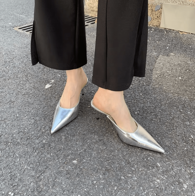 Anastasia Pantoletten mit Absatz und Spitzfuß