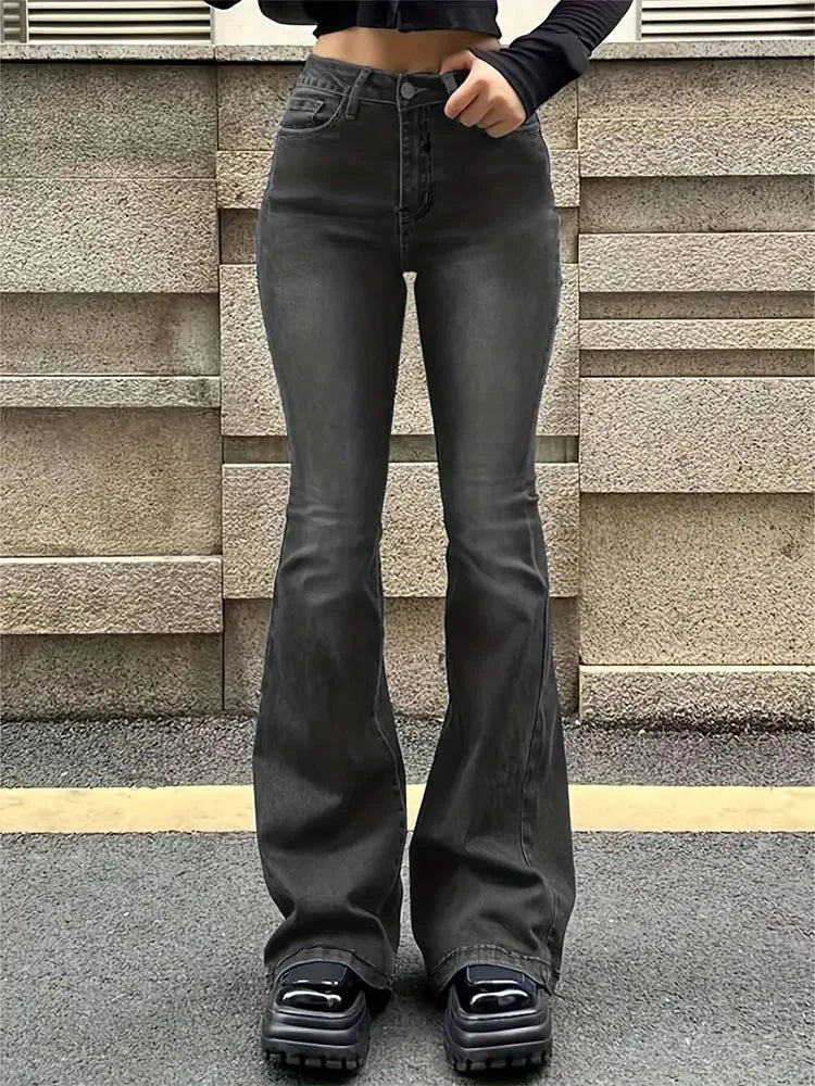 Arlys Hochtaillierte Schlagjeans