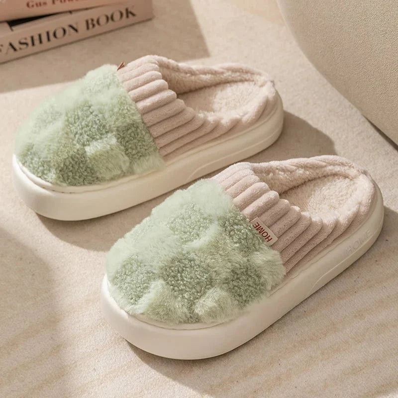 Peachy - Karierte Plüschpantoffeln - Indoor-Schuhe