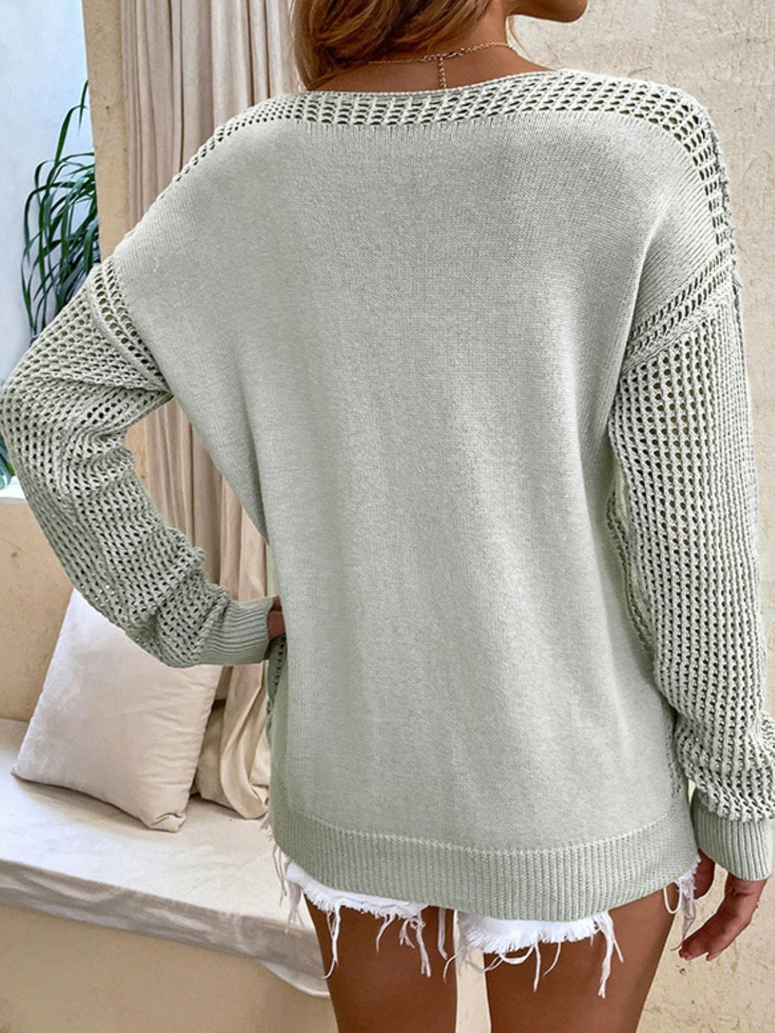 Strickpullover mit V-Ausschnitt | Häkelärmel | Leichter Komfort