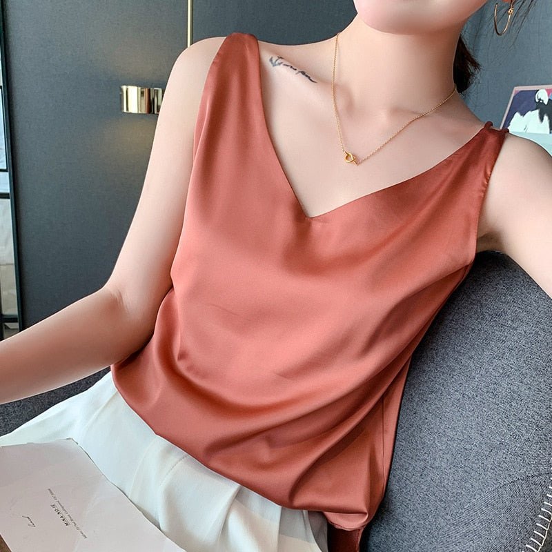 Loriane - ELEGANTES DAMEN-OBERTEIL: ZEITLOSE ELEGANZ MIT MODERNEM FLAIR